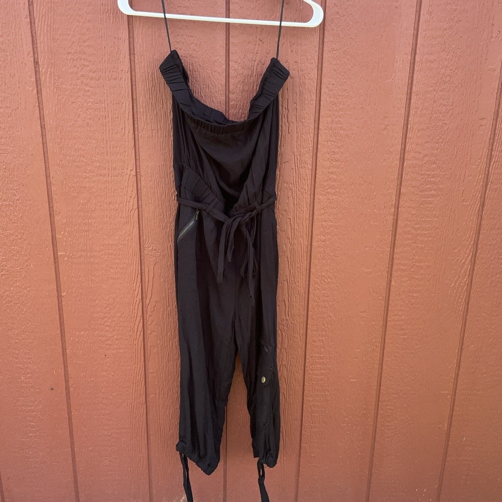 Women's Elle Strapless Cropped Cargo Pantsuit ‎ Black Size Small MUST SEE
